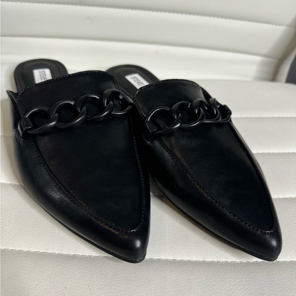 Steve Madden Black Flats, Size 8 - Picture 4 of 6